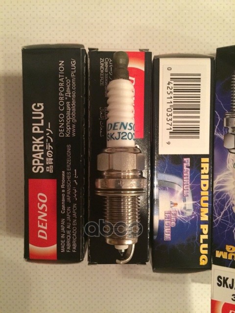 Свеча зажигания AUDI A3 1.4 TFSI 0907-, VW GOLF 1.4 TFSI V 0507-, Jetta III 0507-, Touran 0206-, Tiguan 0907- SKJ20CRA8 Denso...