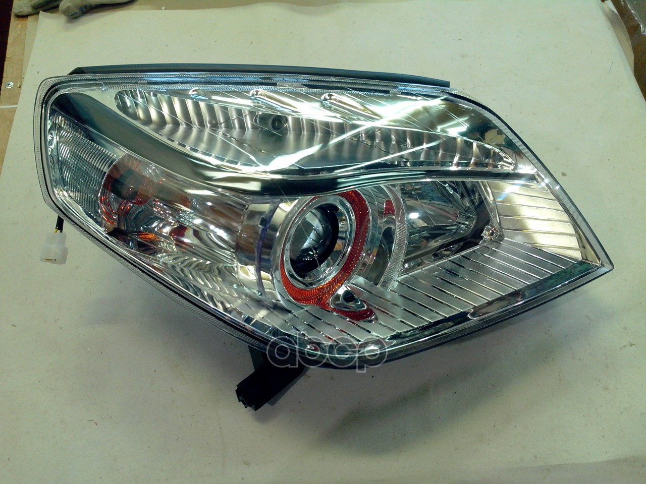 Фара передняя правая GEELY арт. 1017009815