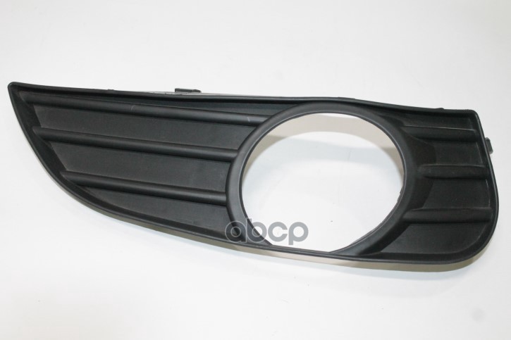 Решетка противотуманной фары правая GEELY арт. 101800611401