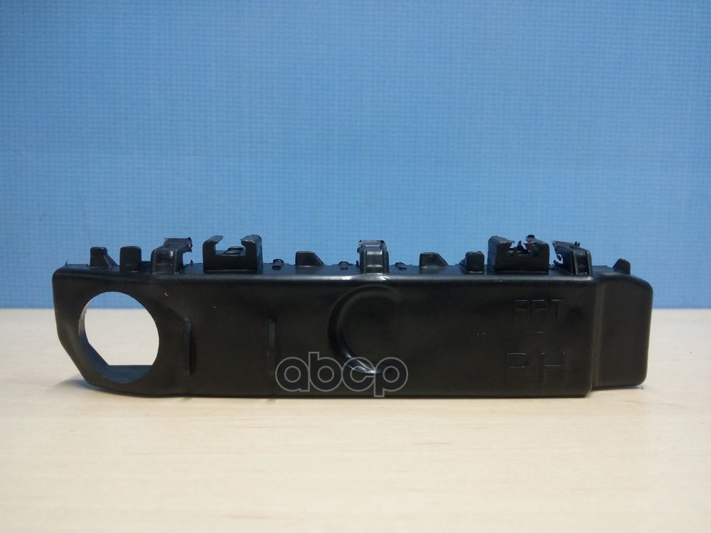 Кронштейн бампера переднего правый Hyundai-KIA арт. 86514A7000