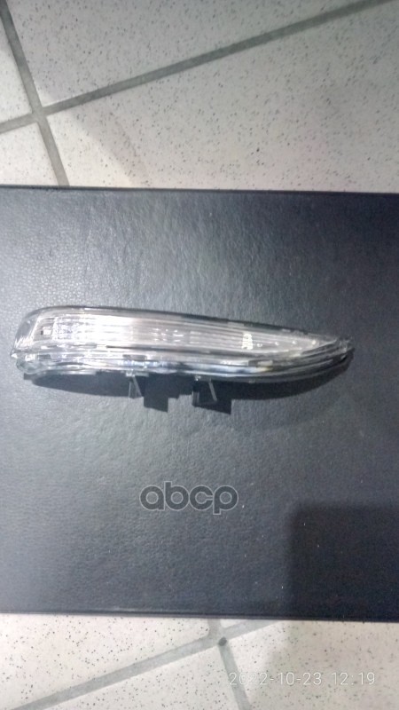 Повторитель поворота Lada Vesta левый (в зеркало) LADA 8450104111 LADA арт. 8450104111