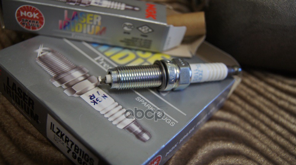Свеча Зажигания Honda Civic 1.8 12-/Cr-V 2.0 12-/Odyssey 2.4 08-/Pilot 3.5 11- NGK арт. ILZKR7B11GS