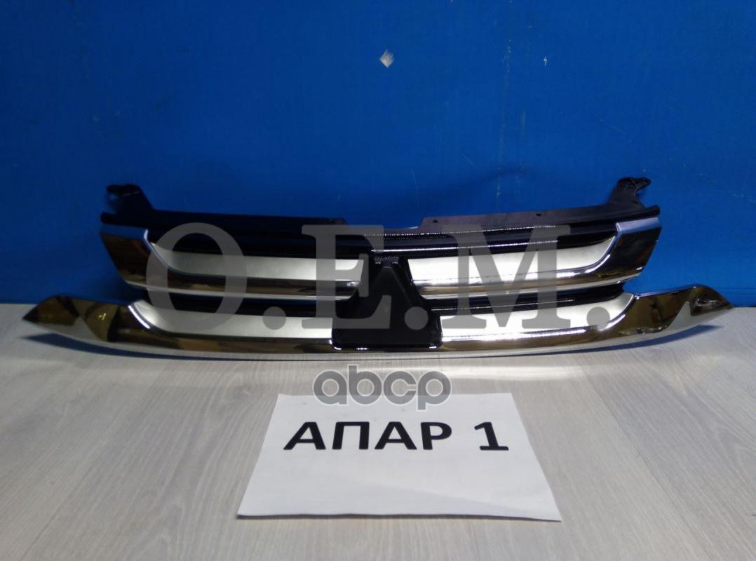 Решетка радиатора Mitsubishi Outlander 3 2015-2019 O.E.M. арт. OEM3054