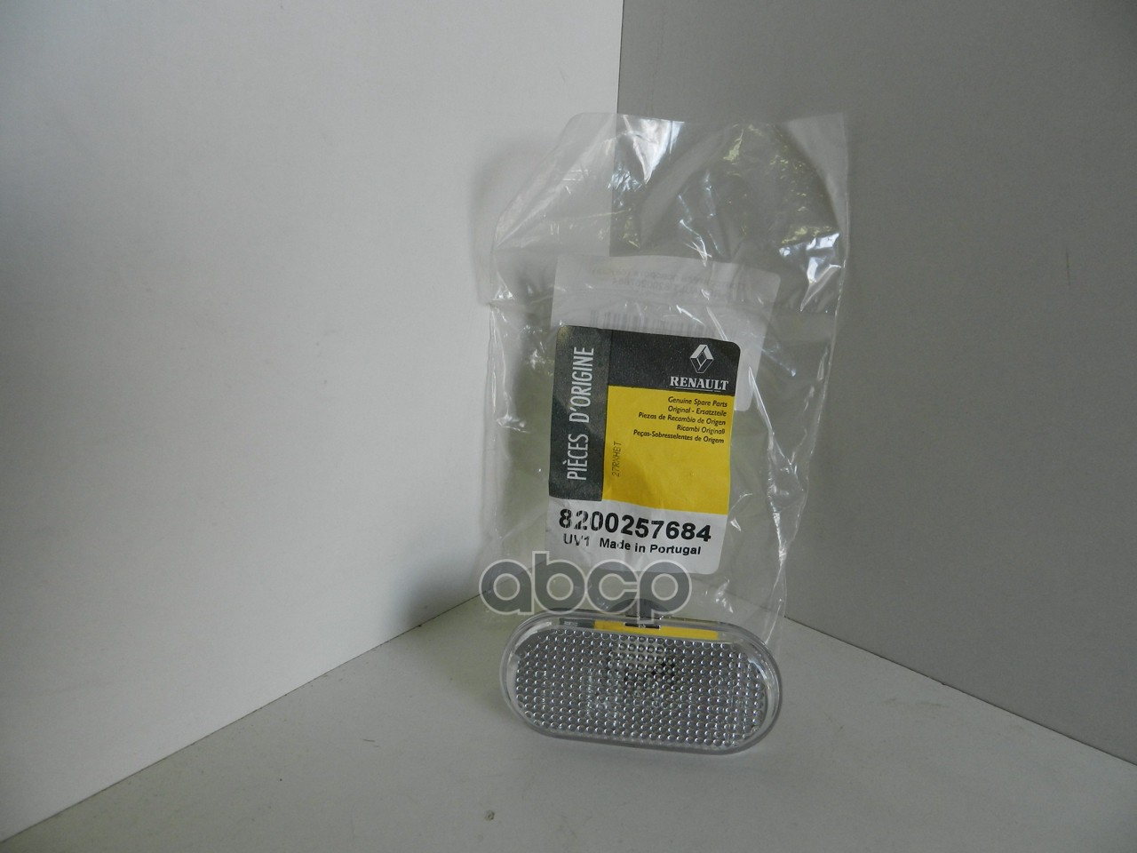 Повторитель поворота на крыло 8200257684 RENAULT арт. 8200257684