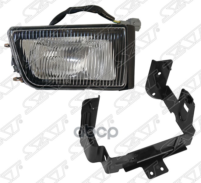 Фара противотуманная (Справа) Infiniti I30 95-99 / Nissan Cefiro 94-96 Sat арт. ST-215-2012R