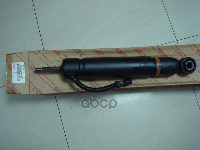 Стойка амортизационная, задняя правая 48530-69535 TOYOTA арт. 48530-69535