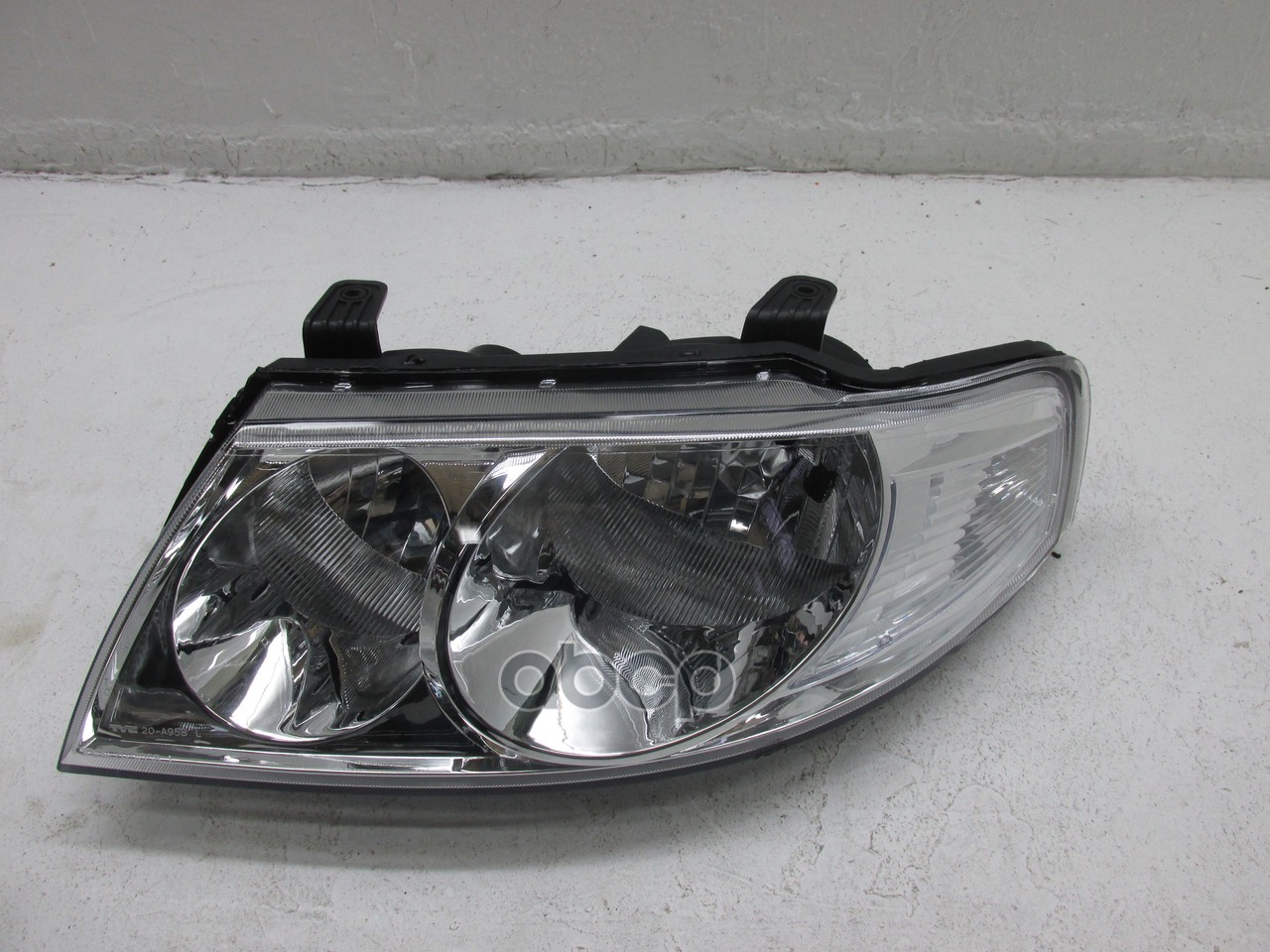 Фара левая NISSAN ALMERA CLASSIC ELECTRIC 26010-95f0b TYC арт. 20-a958-a5-6b