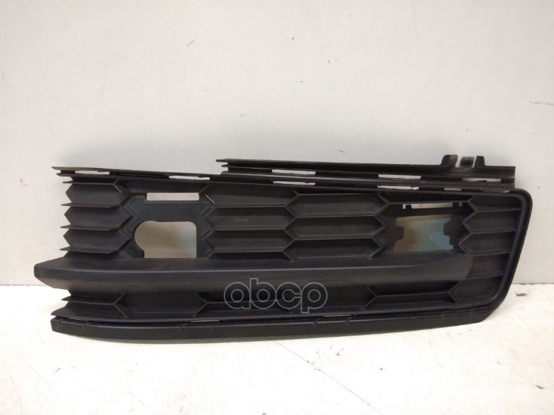 Решетка Пер.бамп. Прав. Код VAG арт. 5658073689B9