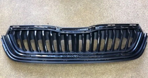 Решетка радиатора черная Шкода Рапид VAG арт. 60U8536689B9